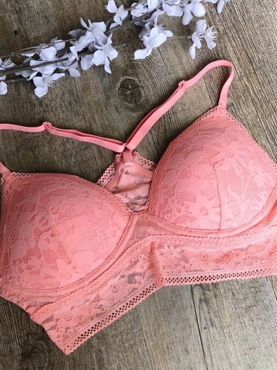 Victoria's Secret Other - VS Padded Lace Wireless Bra NWOT